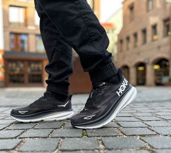 Hoka One One Clifton 9 Black White